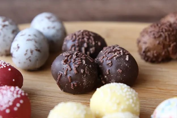 NationalFoodGroup_Bakery_Cake_Balls