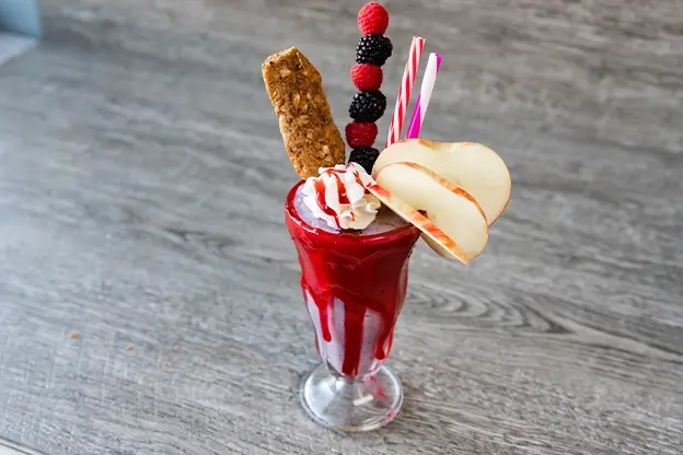 Zee Zees Recipe Milkshake - Berry Apple Crisp